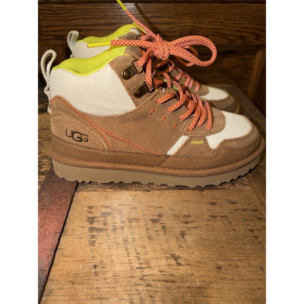 UGG Women's Highland Hi Heritage Sneaker, Chestnut, US 6